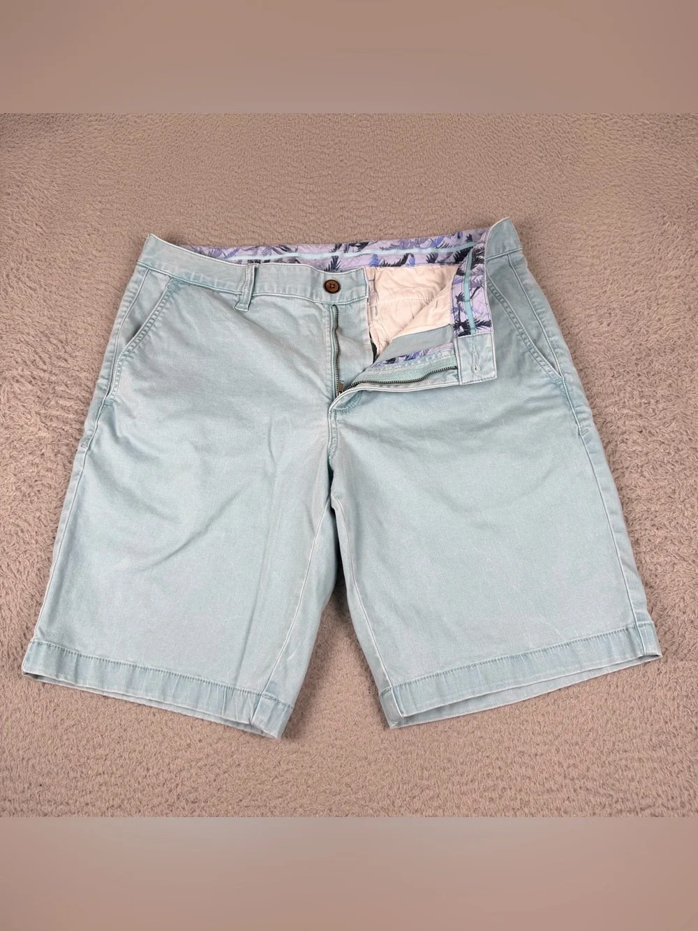 Tommy Bahama Shorts Mens 33 Blue Faded Flat Front Preppy Casual Pockets Chino